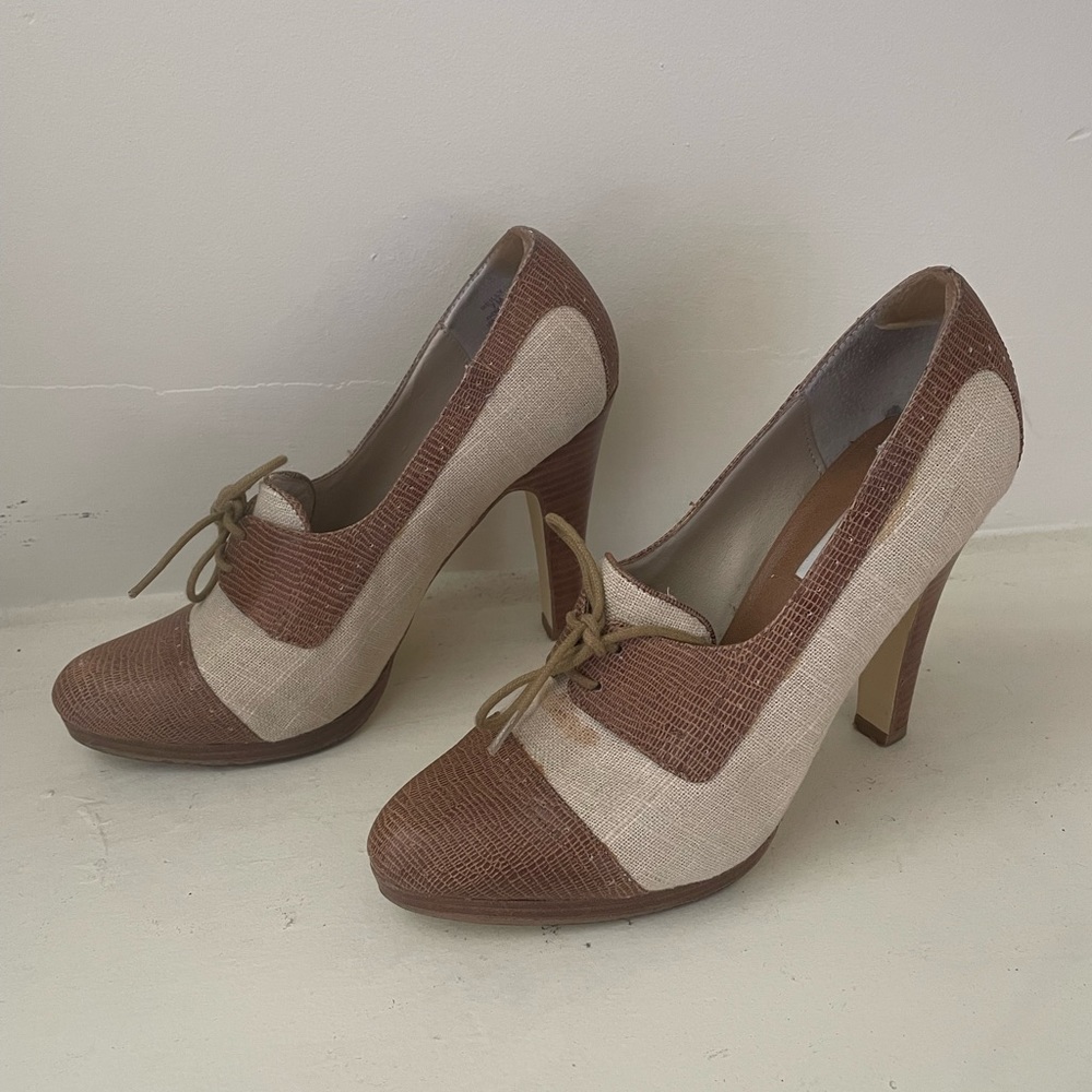 Steve Madden. Size 7. Reilly Oxford Lace Up Pumps.